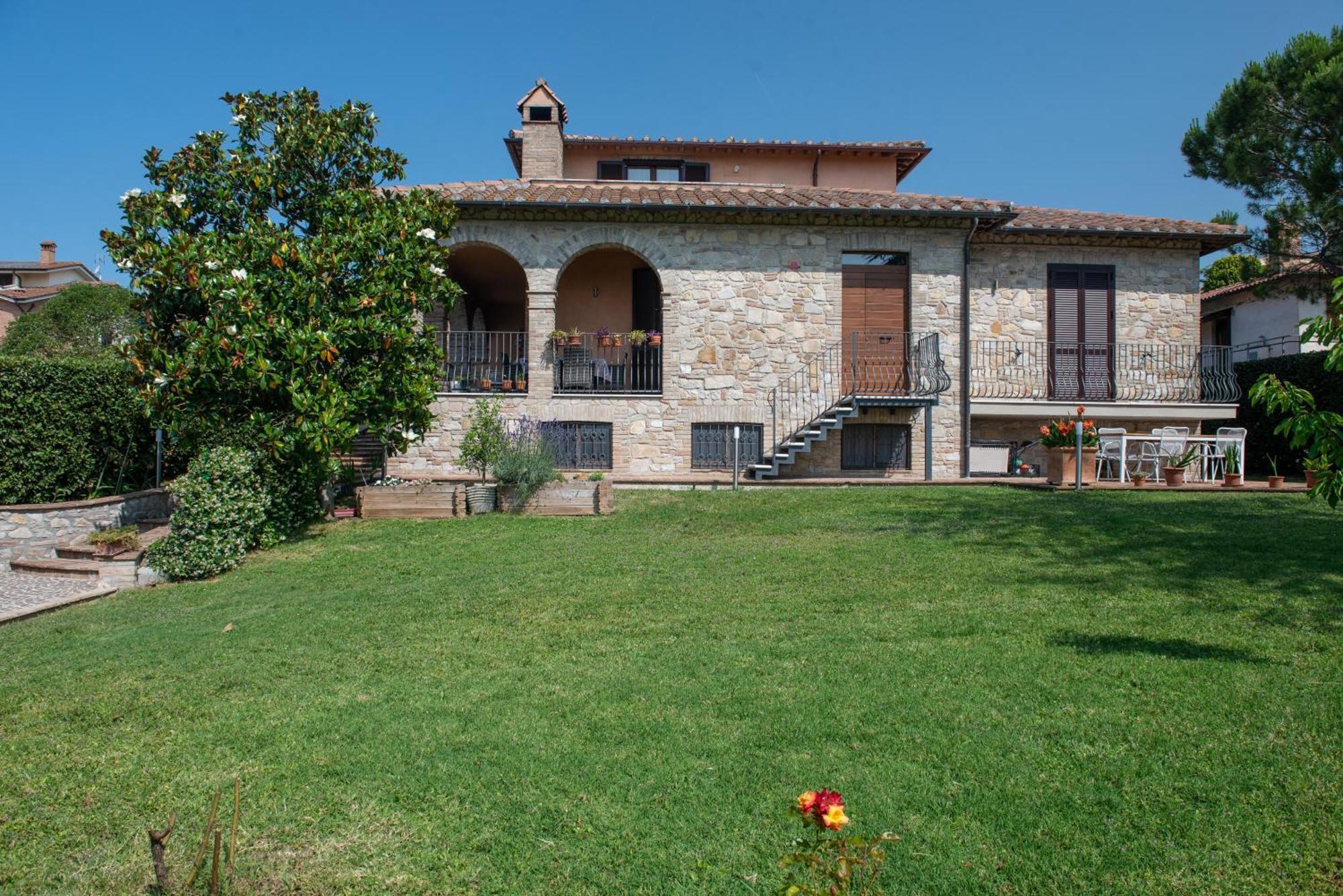 Dolce Alba Bed and Breakfast Montecastrilli Exteriör bild